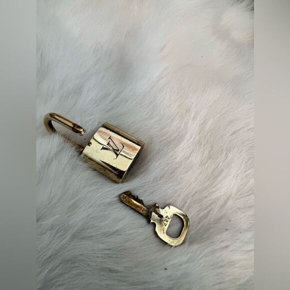 Authentic Louis Vuitton Gold Lock & Key
Matching Set (#447) - Picture 5 of 6